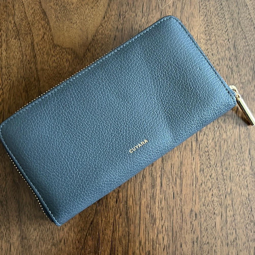 Cuyana Zip Around Wallet